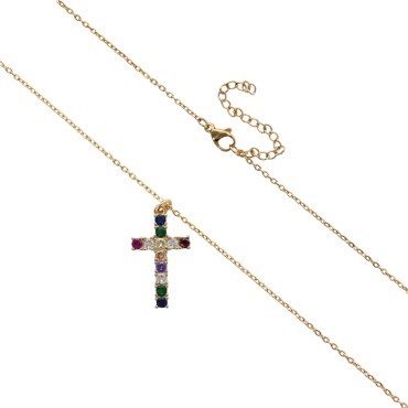 Collier avec chaîne et croix avec des zircons de différentes couleurs H. 2.6 cm, en acier inoxydable, L 45 cm ajustable.