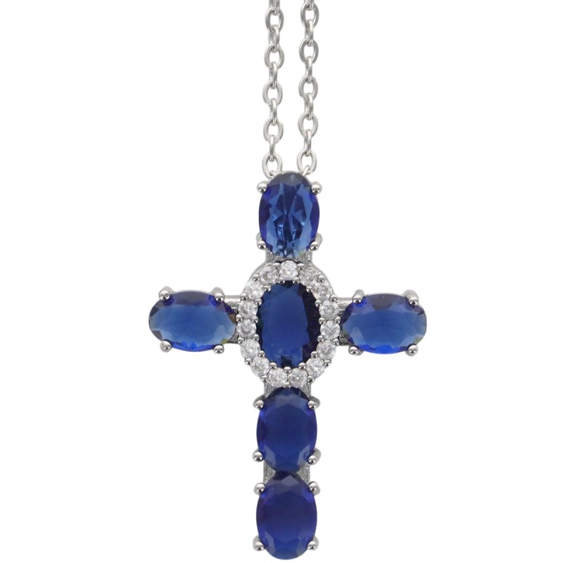 Collier avec chaine et croix H. 3 cm en laiton de couleur argentée. L 40 cm. Existe de différentes couleurs.
