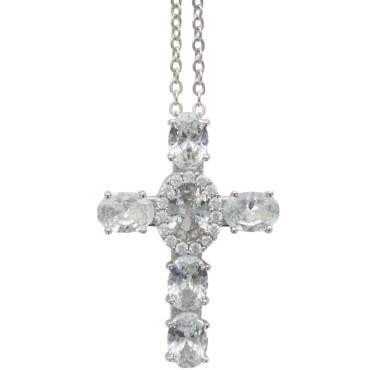 Collier avec chaine et croix H. 3 cm en laiton de couleur argentée. L 40 cm. Existe de différentes couleurs.