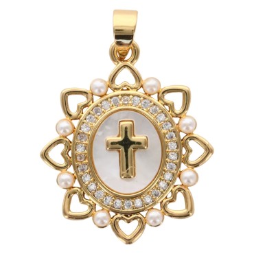 Médaille et croix dorée supérieure avec coquille naturelle, grains nacres blancs et zircons, Ø 2 cm..