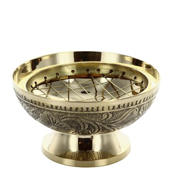 Brule encens en laiton ciselet avec grille, hauteur 12 cm, Ø 9.5 cm. Livre en boite individuelle.