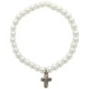 Bracelet sur élastique grains rond en verre de couleur blanc, Ø 6 mm avec une croix en métal.