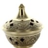 Brûle-encens en laiton ciselé avec grille, H 8 cm, Ø 6 cm. Livré en boîte individuelle.