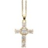 Collier avec chaîne en laiton de couleur dorée, L. 40 cm et croix avec zircons, H. 2.5 cm.