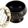 Brûle-encens en laiton noir strié avec grille, H 5 cm, Ø 6 cm. Livré en boîte individuelle.
