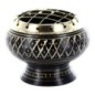 Brûle-encens en laiton noir strié avec grille, H 5 cm, Ø 6 cm. Livré en boîte individuelle.