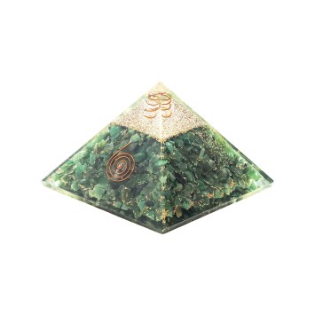 Pyramide Orgonite avec symbole Energie, L. 6 cm. Plusieurs pierres.