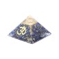 Pyramide Orgonite avec symbole OM, L. 6 cm. Plusieurs pierres.