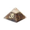 Pyramide Orgonite avec symbole OM, L. 6 cm. Plusieurs pierres.