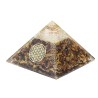 Pyramide Orgonite avec fleur de vie, L. 8 cm. Plusieurs pierres.