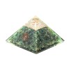 Pyramide Orgonite avec symbole Energie, L. 8 cm. Plusieurs pierres.