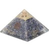 Pyramide Orgonite avec symbole Energie, L. 10 cm. Plusieurs pierres.
