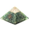 Pyramide Orgonite avec symbole Energie, L. 10 cm. Plusieurs pierres.