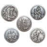 Mini plaque auto Ø 2.5 cm en metal couleur argentee. Plusieurs saints..