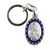 Porte-clés H. 3,8 cm en métal émaillé bleu, plusieurs saints.