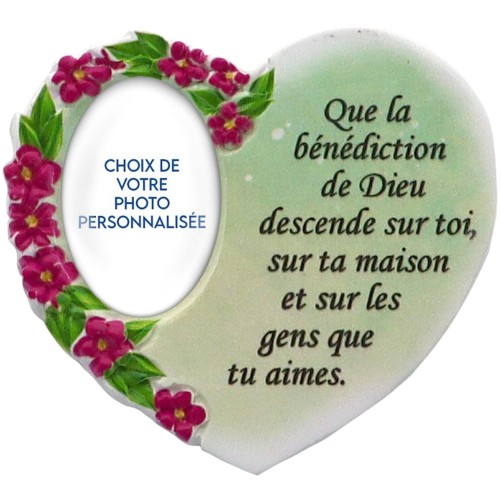 Magnet en résine en forme de coeur H. 6 x 6.5 cm, avec prière pour la maison et résine de diiférents Saints.