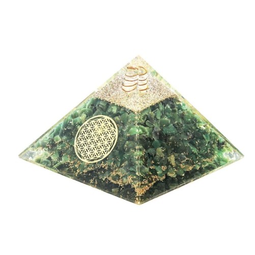 Pyramide Orgonite avec fleur de vie, L. 8 cm. Plusieurs pierres.
