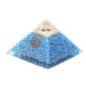 Pyramide Orgonite avec symbole Energie, L. 8 cm. Plusieurs pierres.