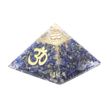 Pyramide Orgonite avec symbole OM, L. 8 cm. Plusieurs pierres.