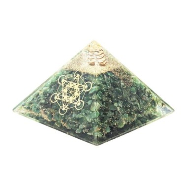 Pyramide Orgonite avec symbole metatron, L. 8 cm. Plusieurs pierres.