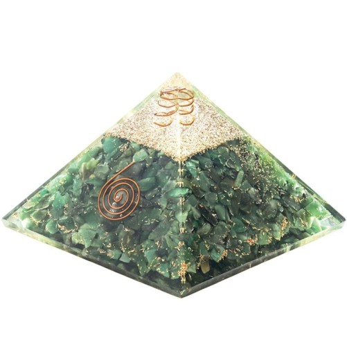 Pyramide Orgonite avec symbole Energie, L. 10 cm. Plusieurs pierres.
