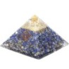 Pyramide Orgonite avec symbole Energie, L. 10 cm. Plusieurs pierres.