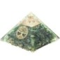 Pyramide Orgonite avec arbre de vie, L. 10 cm. Plusieurs pierres.