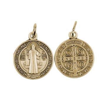 Medaille metal couleur doreee de saint Benoit, plusieurs tailles.