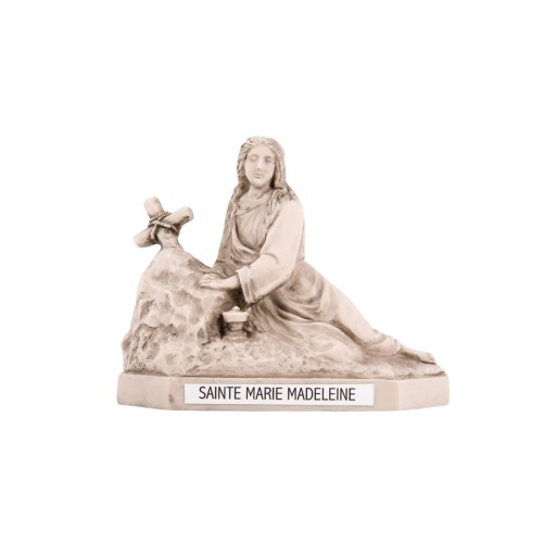 Statue Marie Madeleine couchee ton pierre H. 12 L. 14 cm.