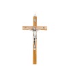 Crucifix en bois d´olivier avec Christ en métal couleur argentée.
