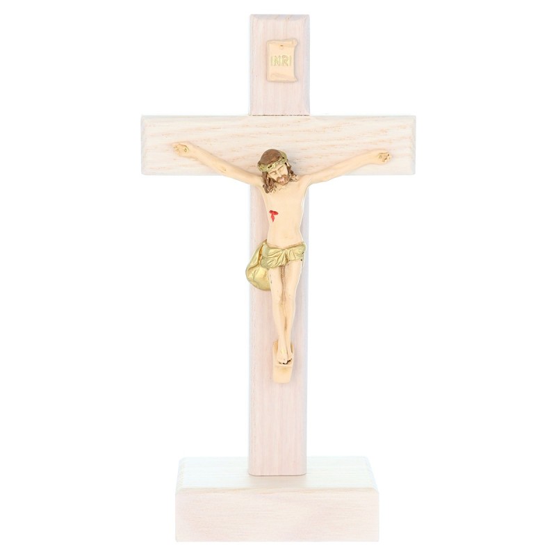 Crucifix en bois clair sur socle avec Christ en resine style bois..