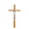 Crucifix en bois d´olivier avec Christ en métal couleur argentée.