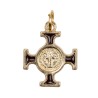 Croix de cou de saint Benoit en métal couleur dorée émaillé, hauteur 2 cm.