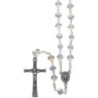 Chapelet grains cristal blanc en forme de croix, Ø 7 mm sur chaine, longueur au cœur 35 cm, croix métal. Livre en boite
