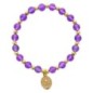 Bracelet sur élastique grains rond en verre Ø 6 mm avec médaille de la V. Miraculeuse de couleur dorée. Différentes couleurs