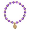 Bracelet sur élastique grains rond en verre Ø 6 mm avec médaille de la V. Miraculeuse de couleur dorée. Différentes couleurs