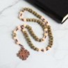 Chapelet sur corde, perles en bois Ø 10 mm, croix de Jérusalem en bois.