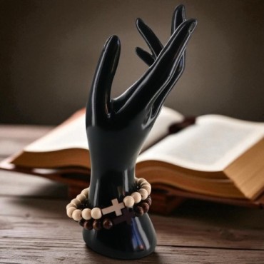 Bracelet élastique homme, perles en bois Ø 1 cm avec croix.