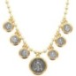 Collier ras de cou réglable 45 cm, chaîne boule en laiton doré, médailles de St Benoît Ø 1,2 à 2,2 cm.