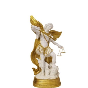 Statue de saint Michel avec balances de la justice, blanche et or, en résine peinte à la main.