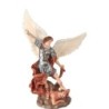 Statue de saint Michel terrassant le démon en polystone polychrome, peinte à la main