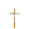 Crucifix en bois d´olivier avec Christ en métal couleur argentée.