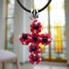 Collier avec pendentif croix en perles de verre et cordon en coton ciré L. 45 cm LOT DE 5