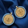 Médaille de Saint Benoit en acier inoxydable doré supérieur avec grains en verre de différentes couleurs, Ø 3 cm.