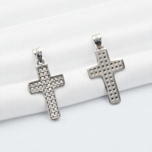 Croix en argent 925°/°° avec OZ (0.91 g) Livré en boite