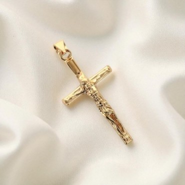 Croix avec Christ en plaqué or H 2.5 cm. Livré en boite