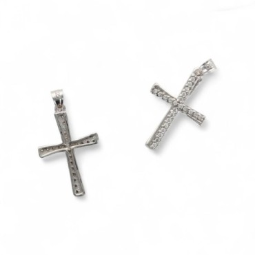 Croix en argent 925 °/°° avec OZ H. 2 cm (0.88 g) Livré en boite