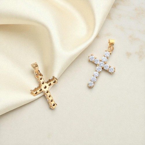Croix en plaqué or et OZ H 1.9 cm. Livré en boite