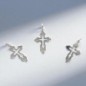 Croix en argent 925°/°° style baroque H 2 cm (1.22 g) Livré en boite