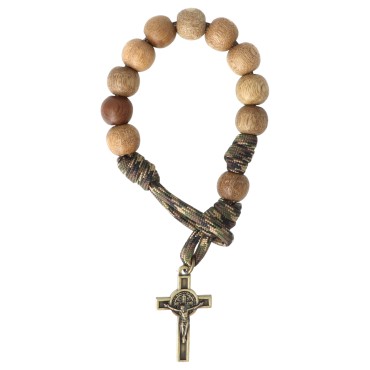 Bracelet dizainier pour homme sur corde grains en bois Ø 1.2 cm avec croix de St Benoit